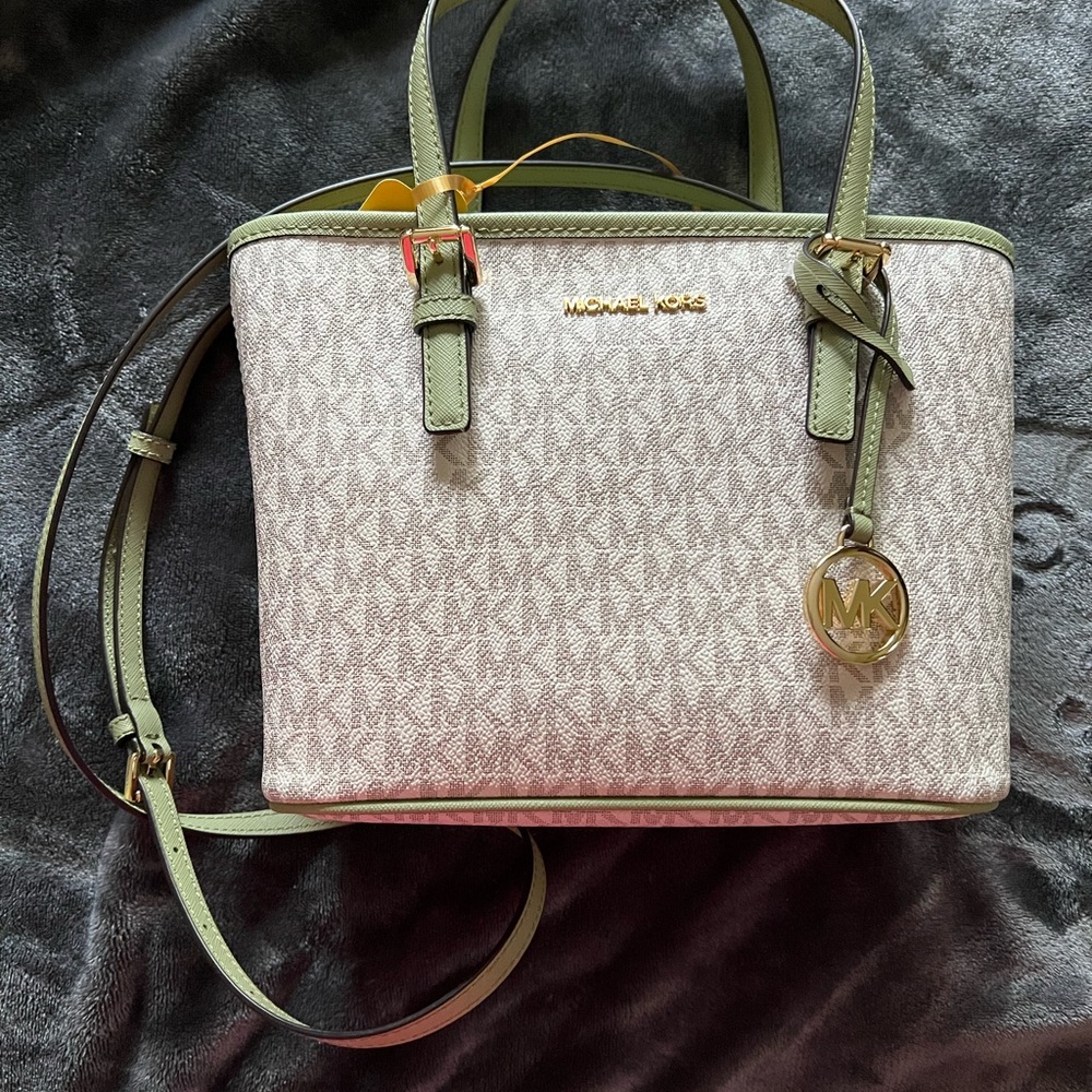 Green and off white Michael kohls NWT